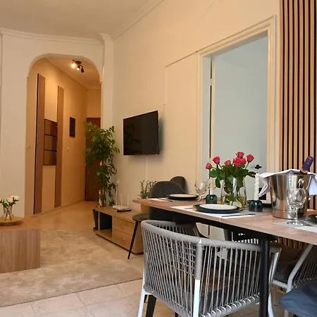 Pola's Cozy 4*